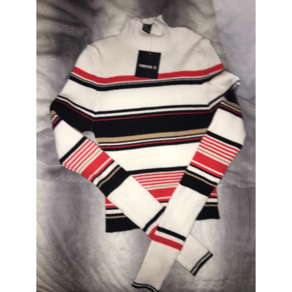 Cropped turtleneck